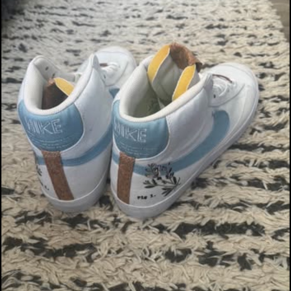 Nike White Indigo Sneakers - Picture 3 of 4